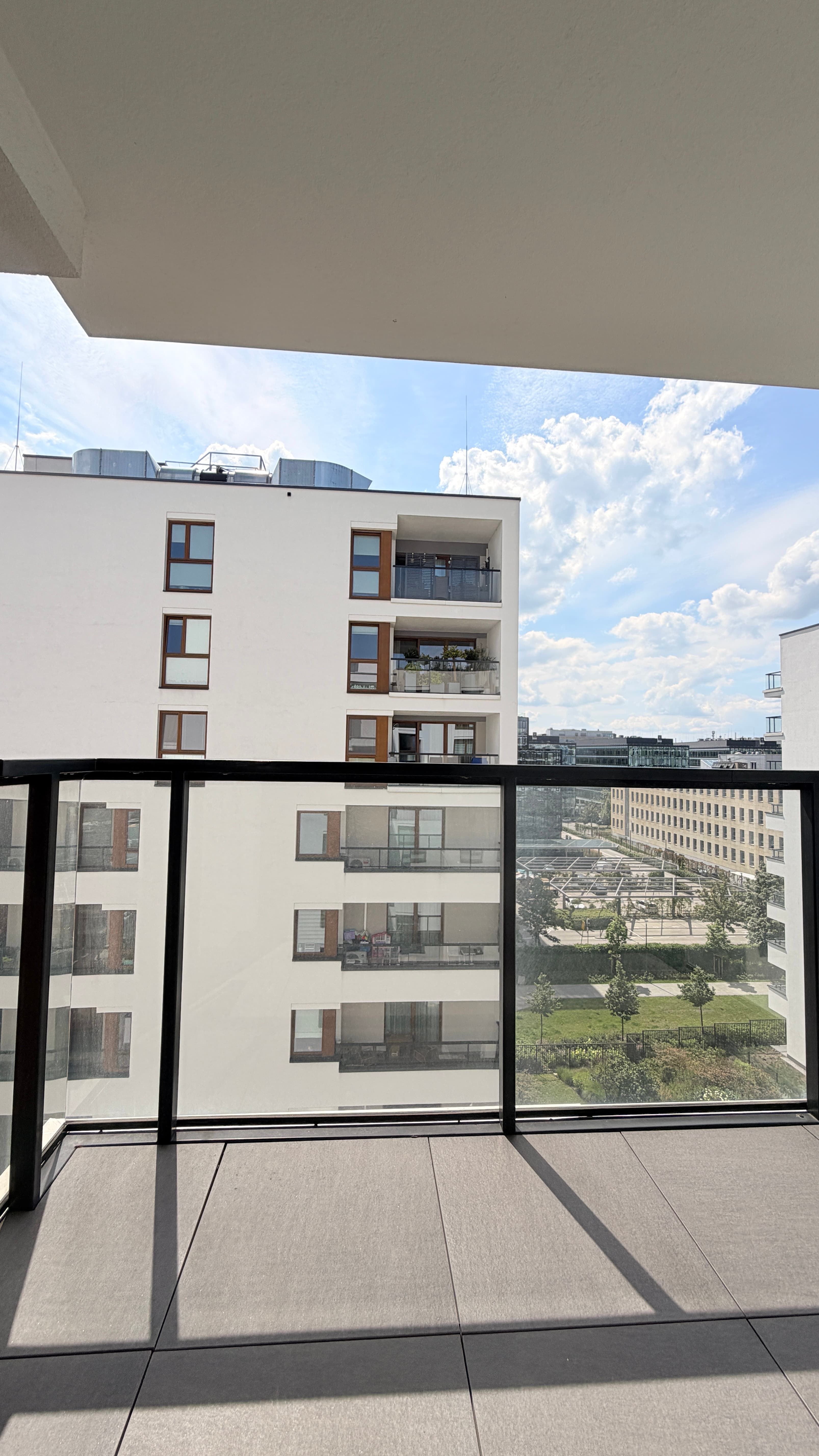 Biznesowy Mokotów| komfortowa kawalerka z łóżkiem| 35 m2| nowoczesny budynek| 6 piętro — zdjęcie 1